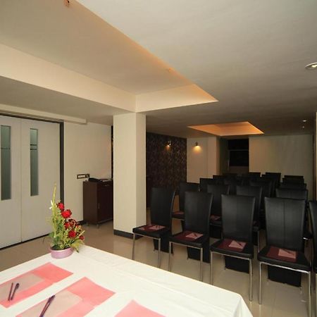 Centurion Inn Пуна Экстерьер фото